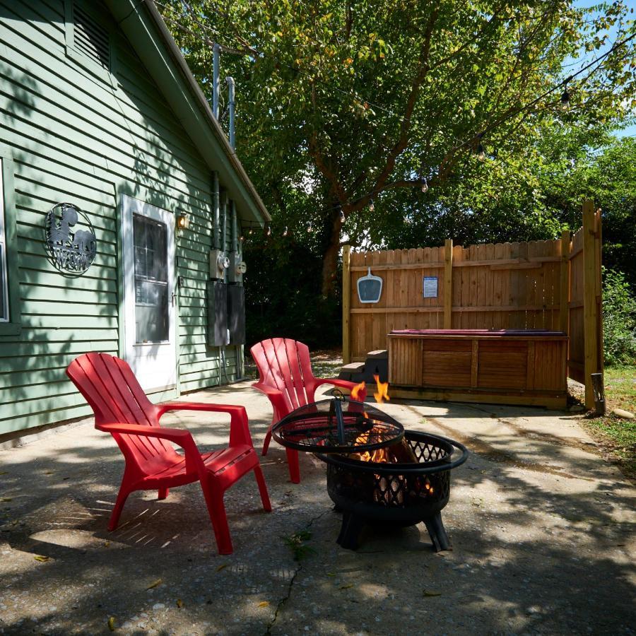 Steps From Downtown Pigeon Forge Parkway + Private Hottub And Firepit - Wifi - Firefly Bungalows Exterior photo