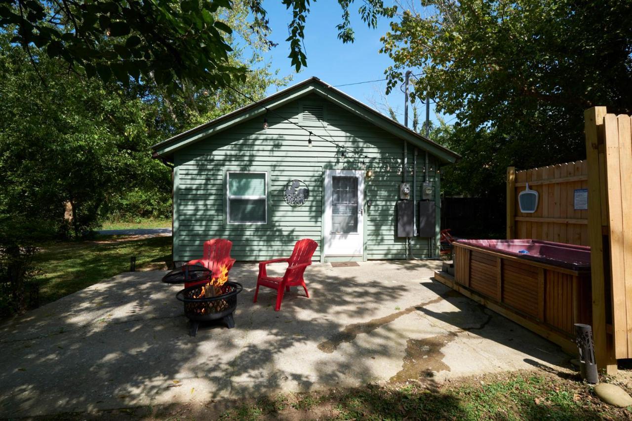 Steps From Downtown Pigeon Forge Parkway + Private Hottub And Firepit - Wifi - Firefly Bungalows Exterior photo