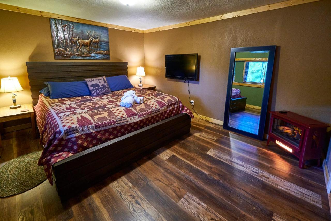 Steps From Downtown Pigeon Forge Parkway + Private Hottub And Firepit - Wifi - Firefly Bungalows Exterior photo